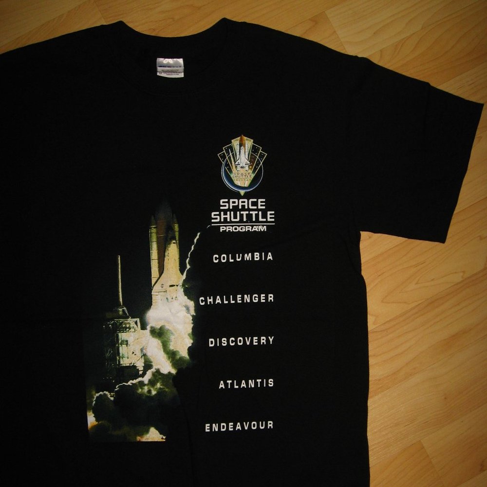 Space Shuttle Program 2010 T Shirt Medium
